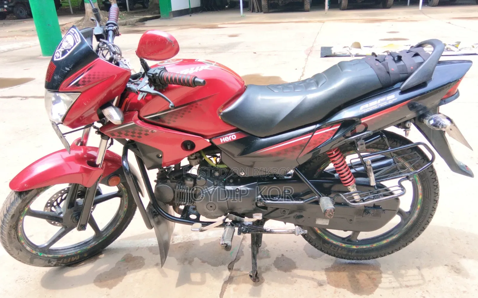 হিরো গ্ল্যামার ২০২২ রেড