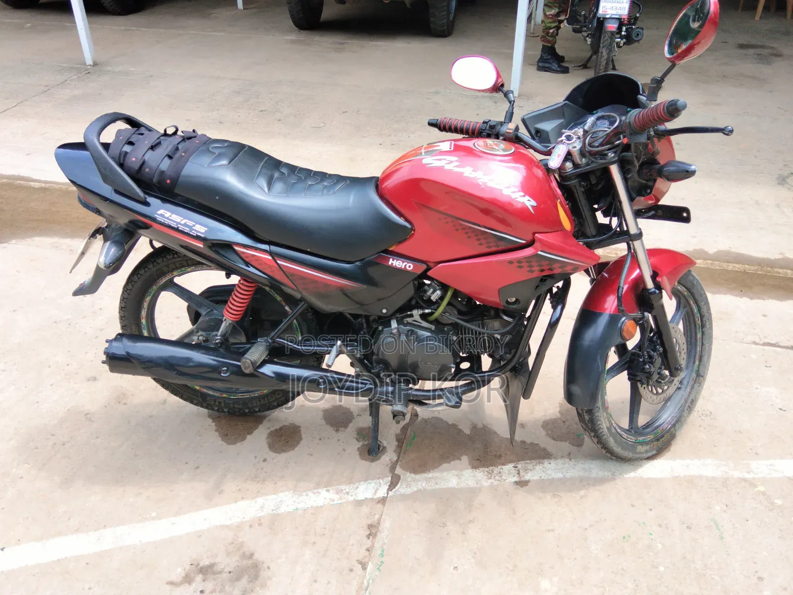 হিরো গ্ল্যামার ২০২২ রেড
