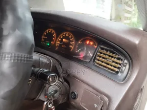 টয়োটা ক্রাউন ১৯৯৩ পার্ল