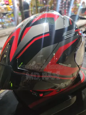 স্টাডস হেলমেট