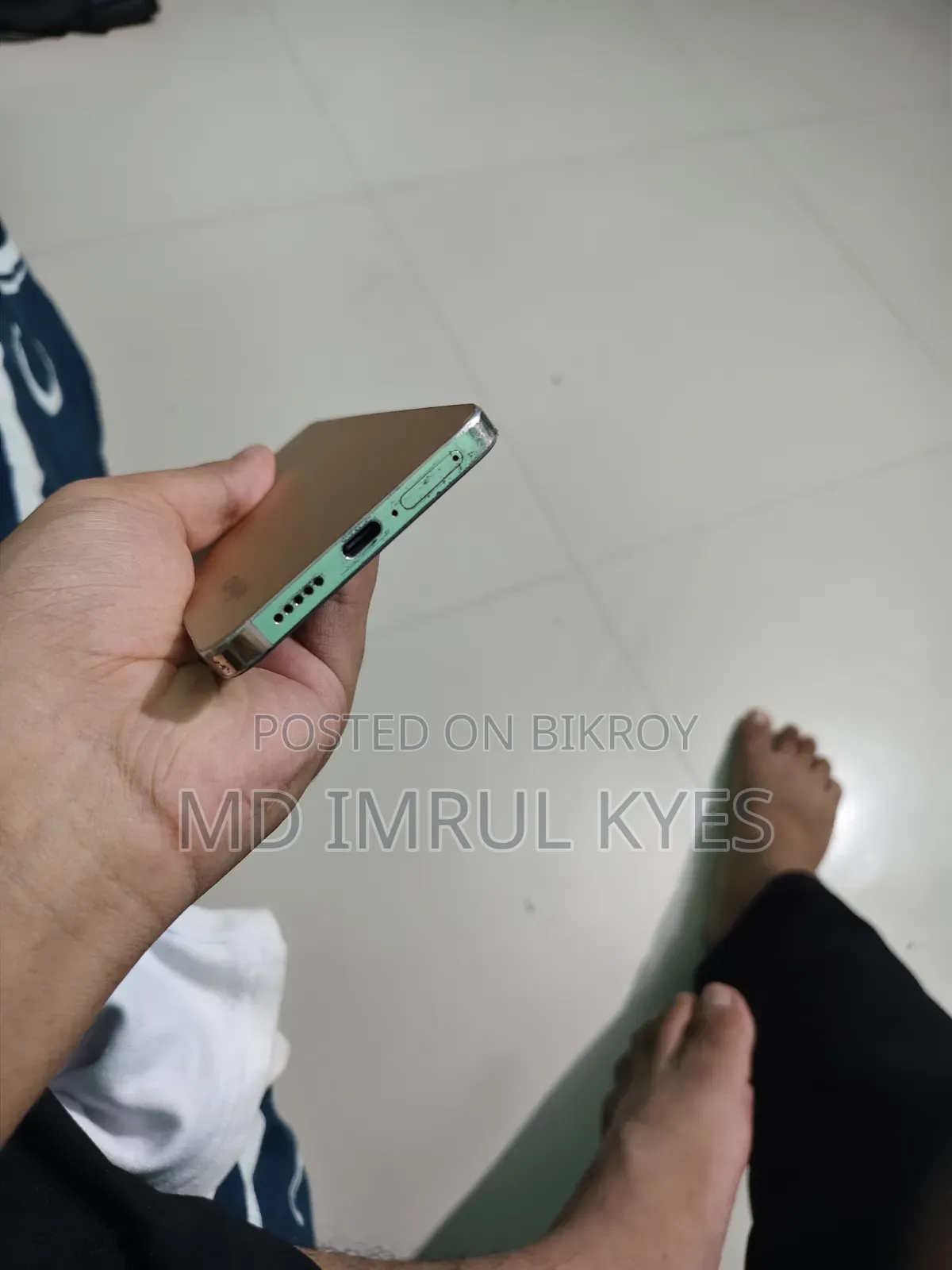 ভিভো ভি২৩ ৫জি ১২৮ জিবি গোল্ড