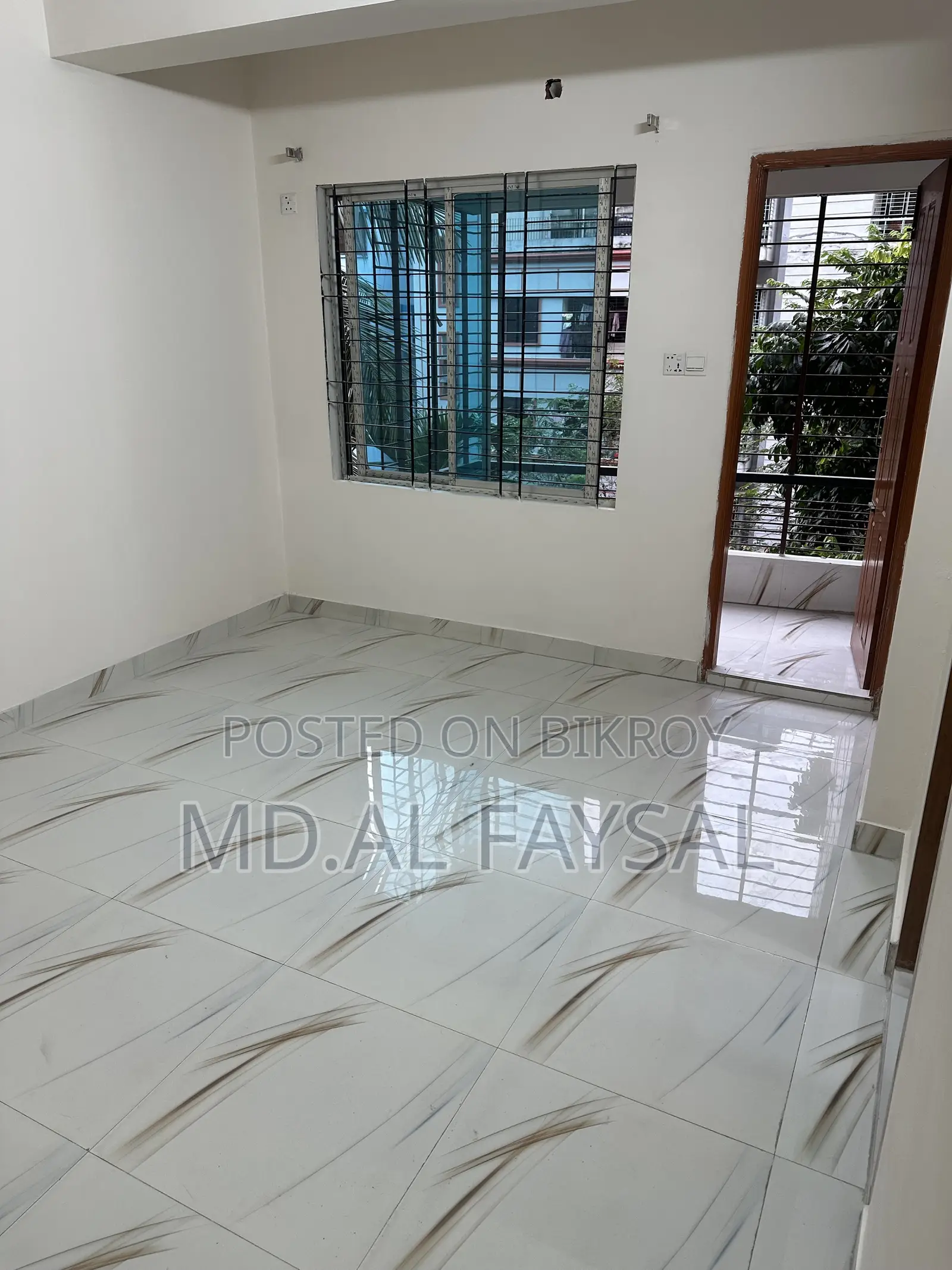 ফার্নিশড ৩ বেডরুম অ্যাপার্টমেন্ট ইন শ্যামলী ফর সেল