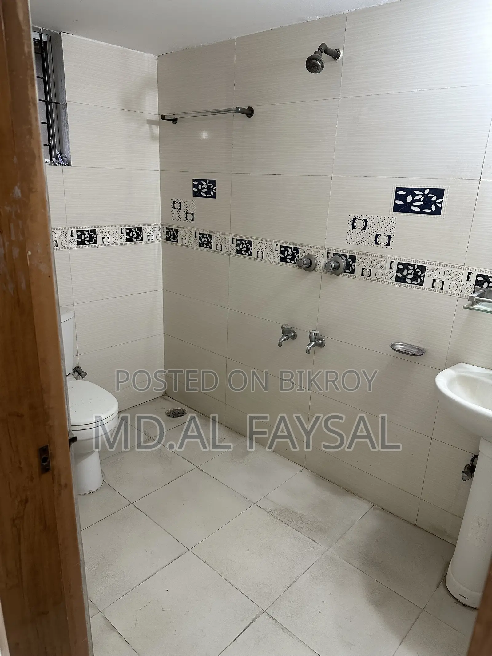 ফার্নিশড ৩ বেডরুম অ্যাপার্টমেন্ট ইন শ্যামলী ফর সেল