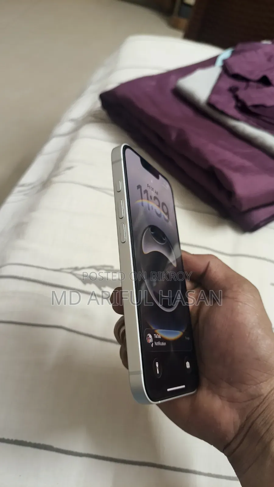 Apple iPhone 16e 128 GB White