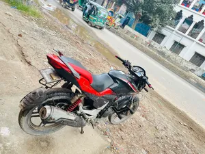 হিরো এক্সট্রিম ১২৫আর ২০১৬ কালো