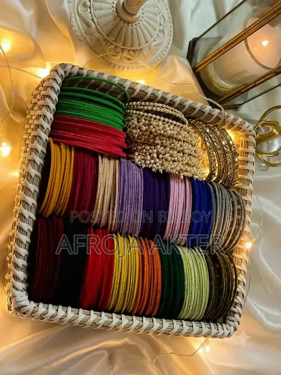 Exclusive Velvet Bangle and Kundan Combo Box (14 Dozen)