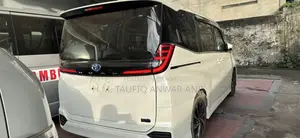 টয়োটা নোয়া ২০২২ পার্ল