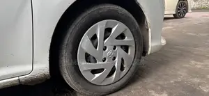 টয়োটা এক্সিও ২০২১ সাদা
