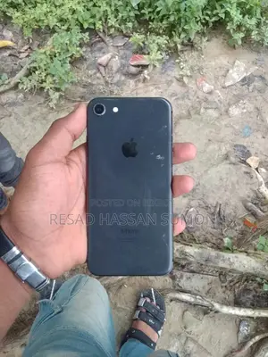 অ্যাপল আইফোন ৮ প্লাস ৬৪ জিবি ব্ল্যাক
