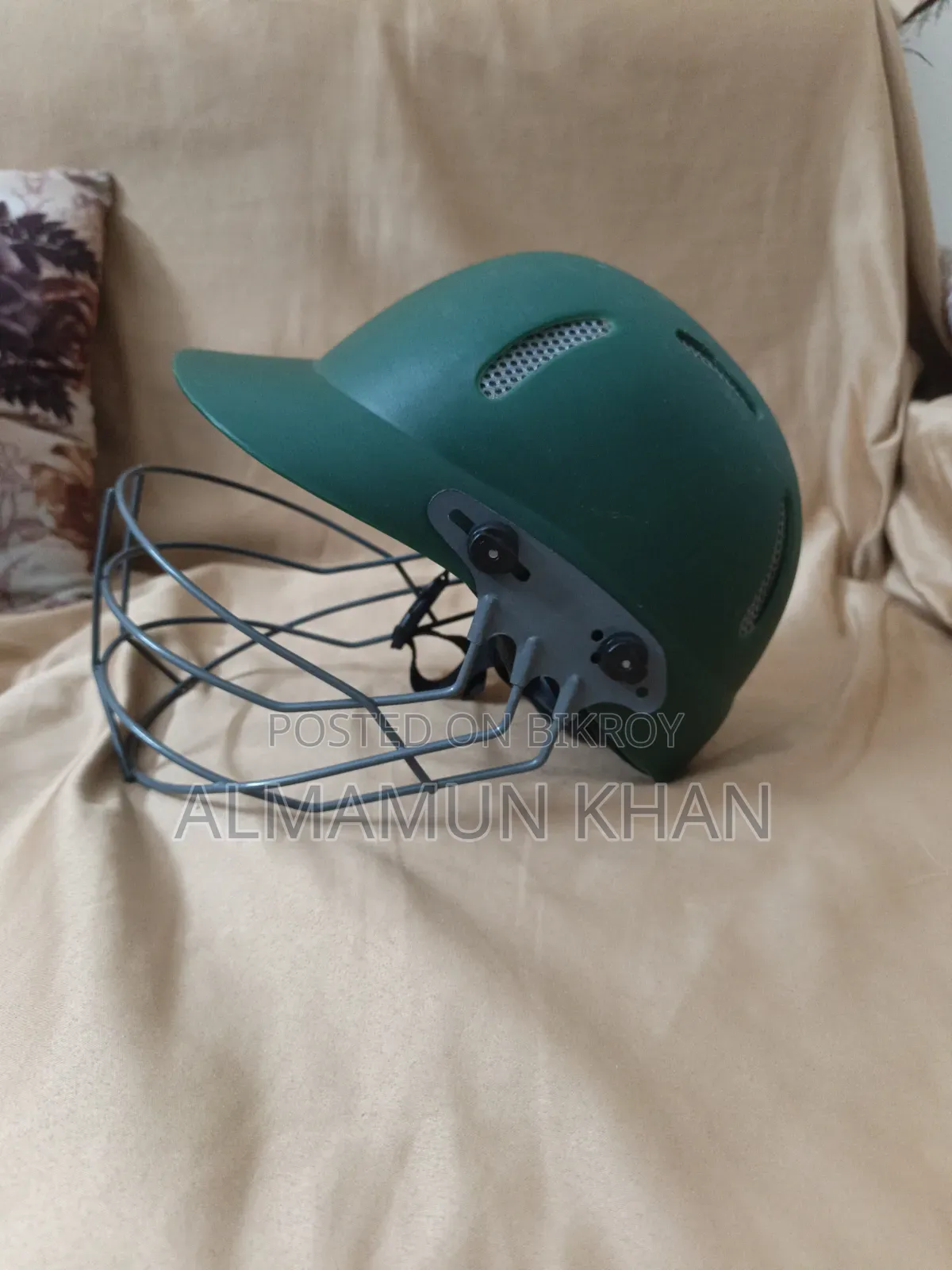ক্রিকেট হেলমেট