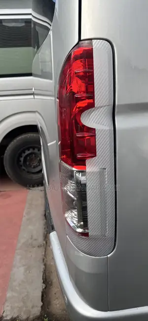 Toyota HiAce 2021 Silver