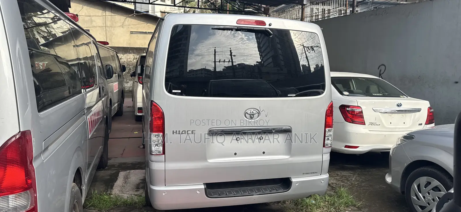 Toyota HiAce 2021 Silver