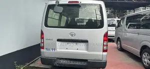 Toyota HiAce 2021 Silver