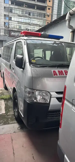 Toyota HiAce 2021 Silver