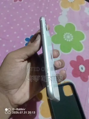অ্যাপল আইফোন ১১ ৬৪ জিবি হোয়াইট