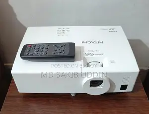 Hitachi CP-DX301 3000 Lumens XGA Digital Video Projector