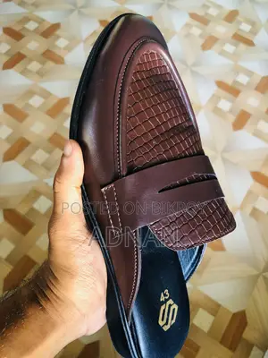 ডার্ক ব্রাউন লোফার