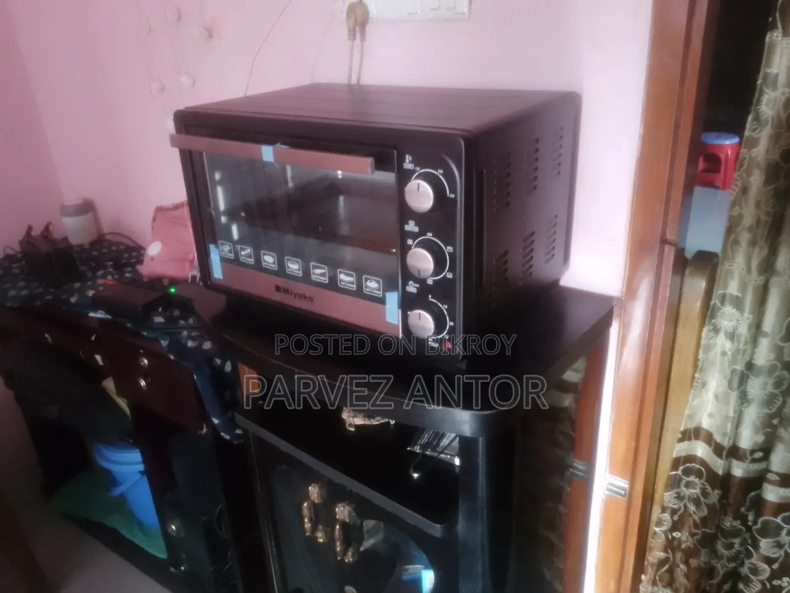 Miyako 28 Liter Electric Oven (2 months used)