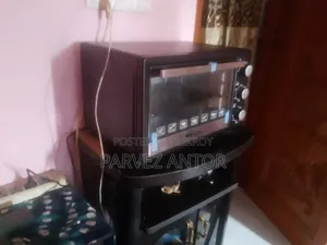 Miyako 28 Liter Electric Oven (2 months used)
