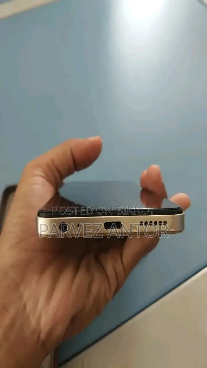 টেকনো ৬৪ জিবি সবুজ