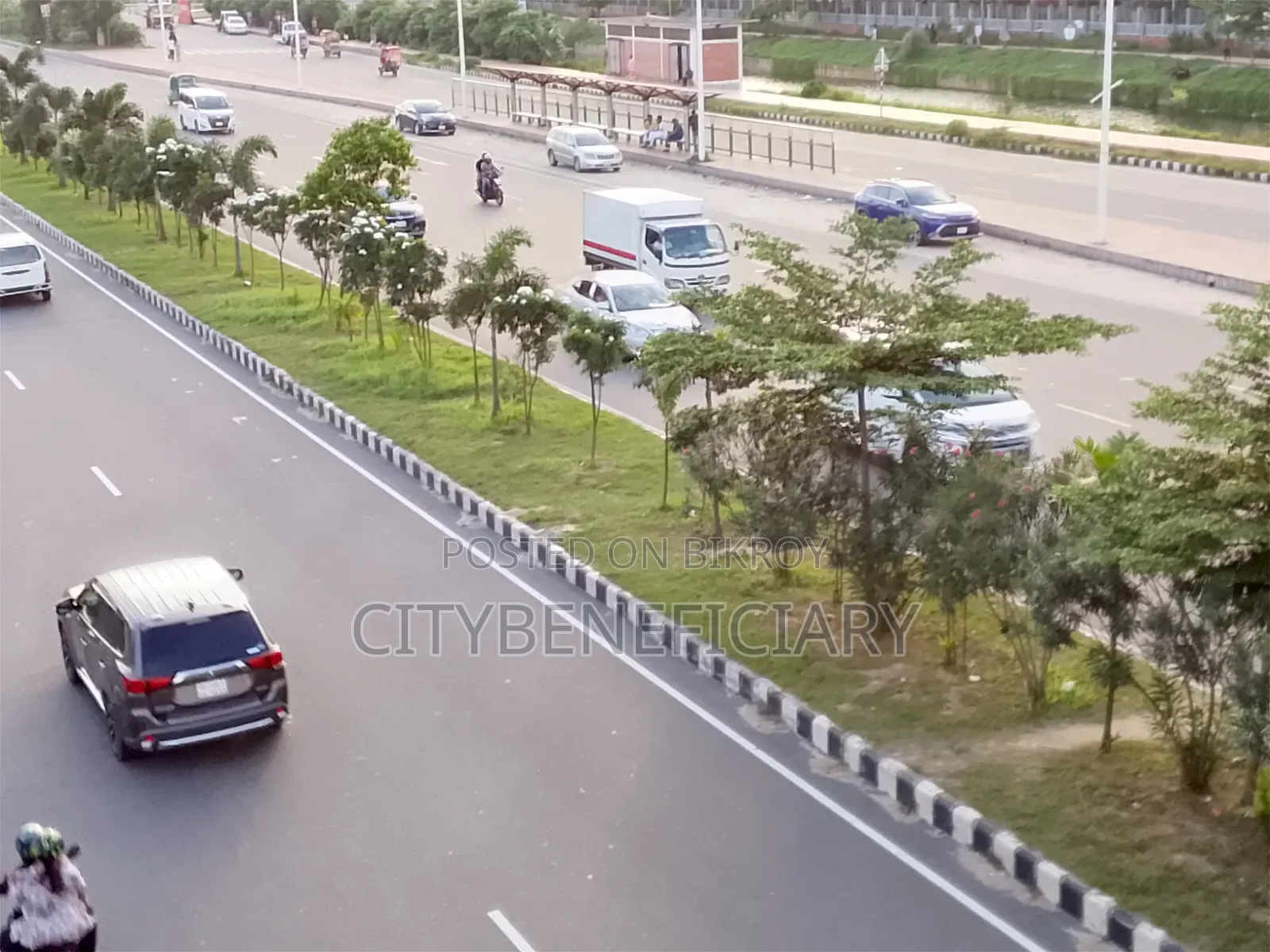 Bashundhara 3 katha south-facing plot urgently for sale