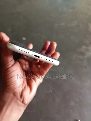 অ্যাপল আইফোন ১১ ৬৪ জিবি হোয়াইট