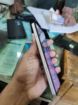 Oppo A77s 128 GB Yellow