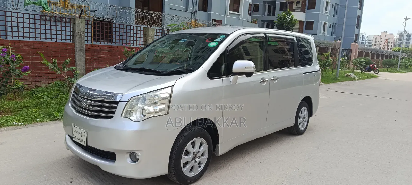 টয়োটা টাউনএস ২০১৩ সিলভার