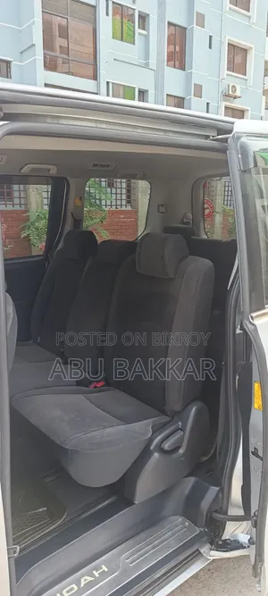 টয়োটা টাউনএস ২০১৩ সিলভার
