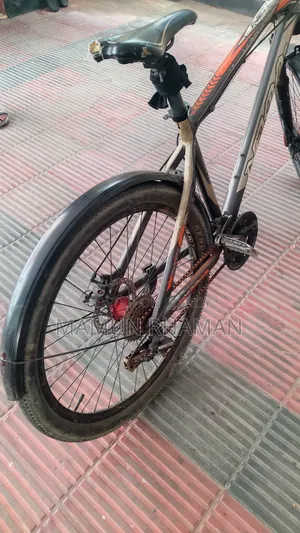 এই বাইসাইকেলটি বিক্রির জন্য সাইকেলটি নতুনের মতোই