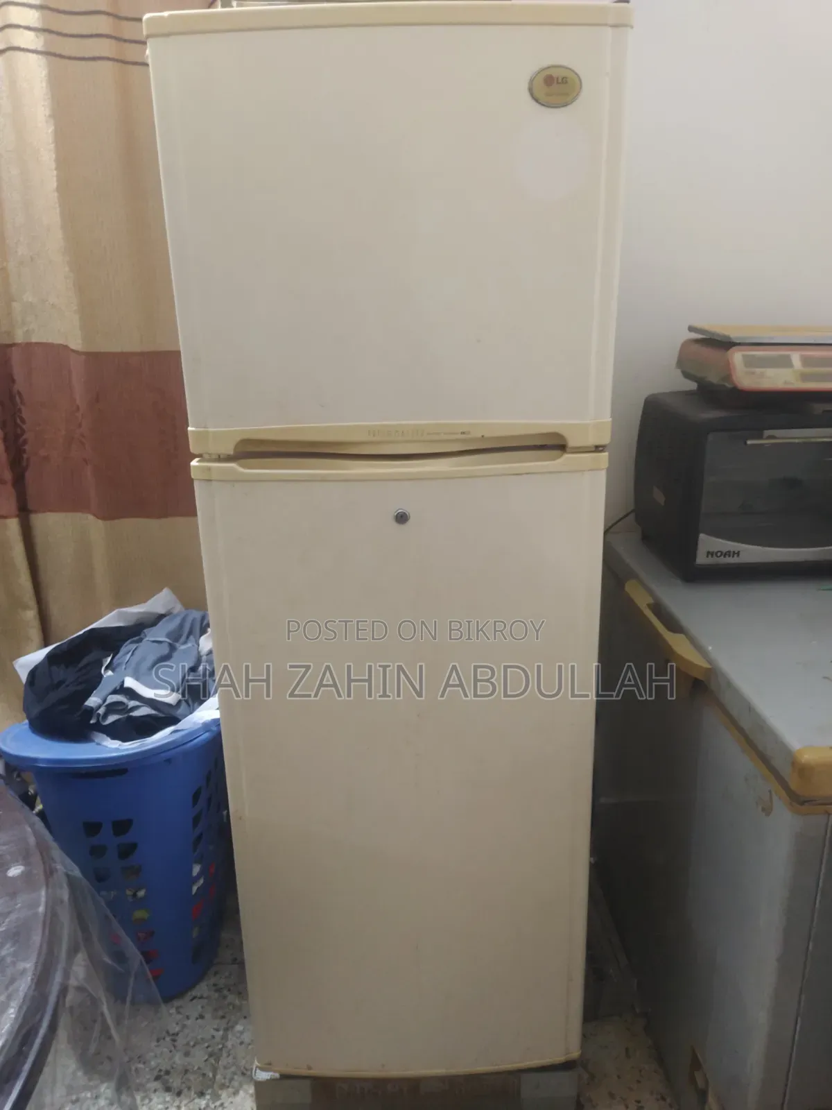 LG Refrigerator (Fridge)