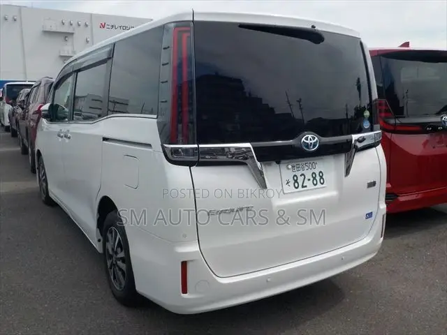 টয়োটা এস্কোয়ার ২০২১ পার্ল