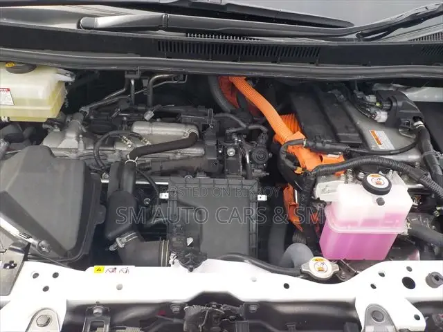 টয়োটা এস্কোয়ার ২০২১ পার্ল