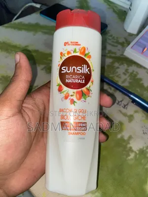 ইতালি থেকে আমার খালা এই ২টা শ্যাম্পু পাঠিয়েছেন
