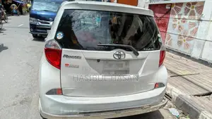 Toyota Ractis 1.5 Front-Wheel Drive 2011 Pearl