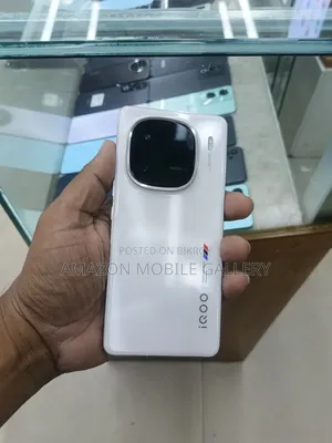 iQOO 12 512 GB White