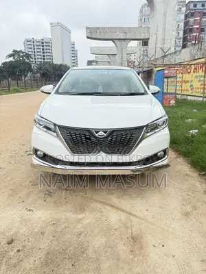 টয়োটা অ্যালিওন ২০১৫ পার্ল