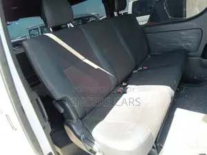 Toyota HiAce 2021 White