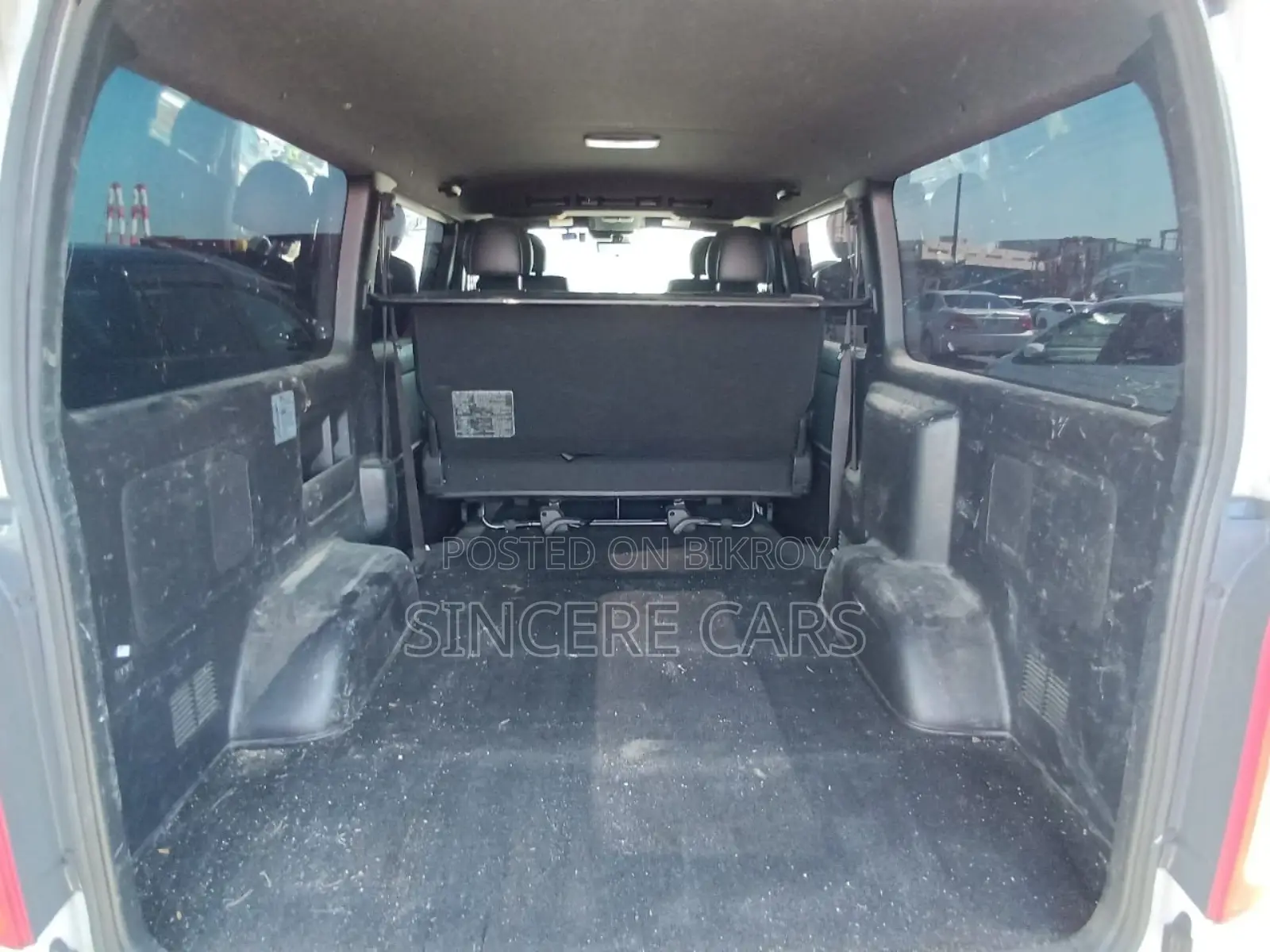 Toyota HiAce 2021 White