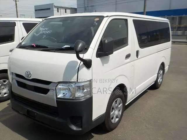 টয়োটা হাইএসি ২০২১ সাদা