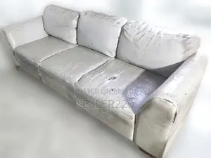 ৭ ফুট বড় ডিভানের মত একটি সোফা