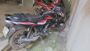 বাজাজ ডিসকভার ১৩৫ ২০২৪ কালো