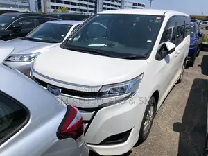 টয়োটা নোয়া ২০২১ পার্ল