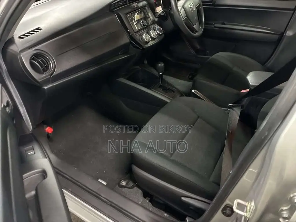 Toyota Axio 2021 Silver