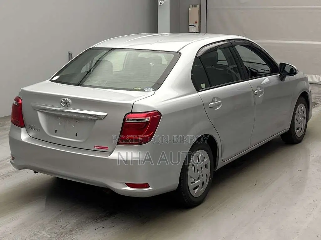 Toyota Axio 2021 Silver
