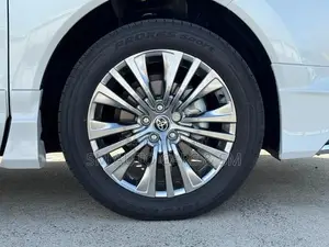 Toyota Noah 2021 Red