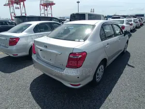 টয়োটা অ্যাক্সিও ২০২১ সিলভার