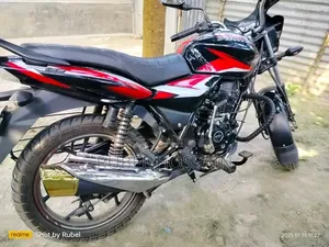 বাজাজ ডিসকভার ১২৫ ২০২৪ ব্ল্যাক