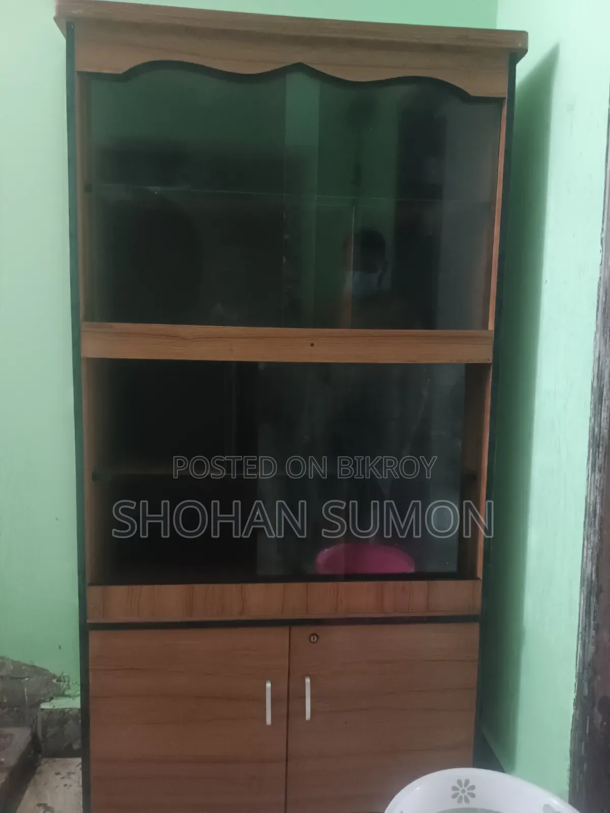 Almirah (Showcase)