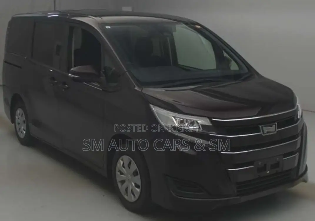 Toyota Noah 2021 Red